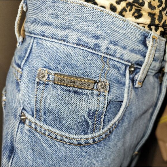 Calvin Klein Jeans High Rise Mom Jean Double Stone Wash - Picture 2 of 16